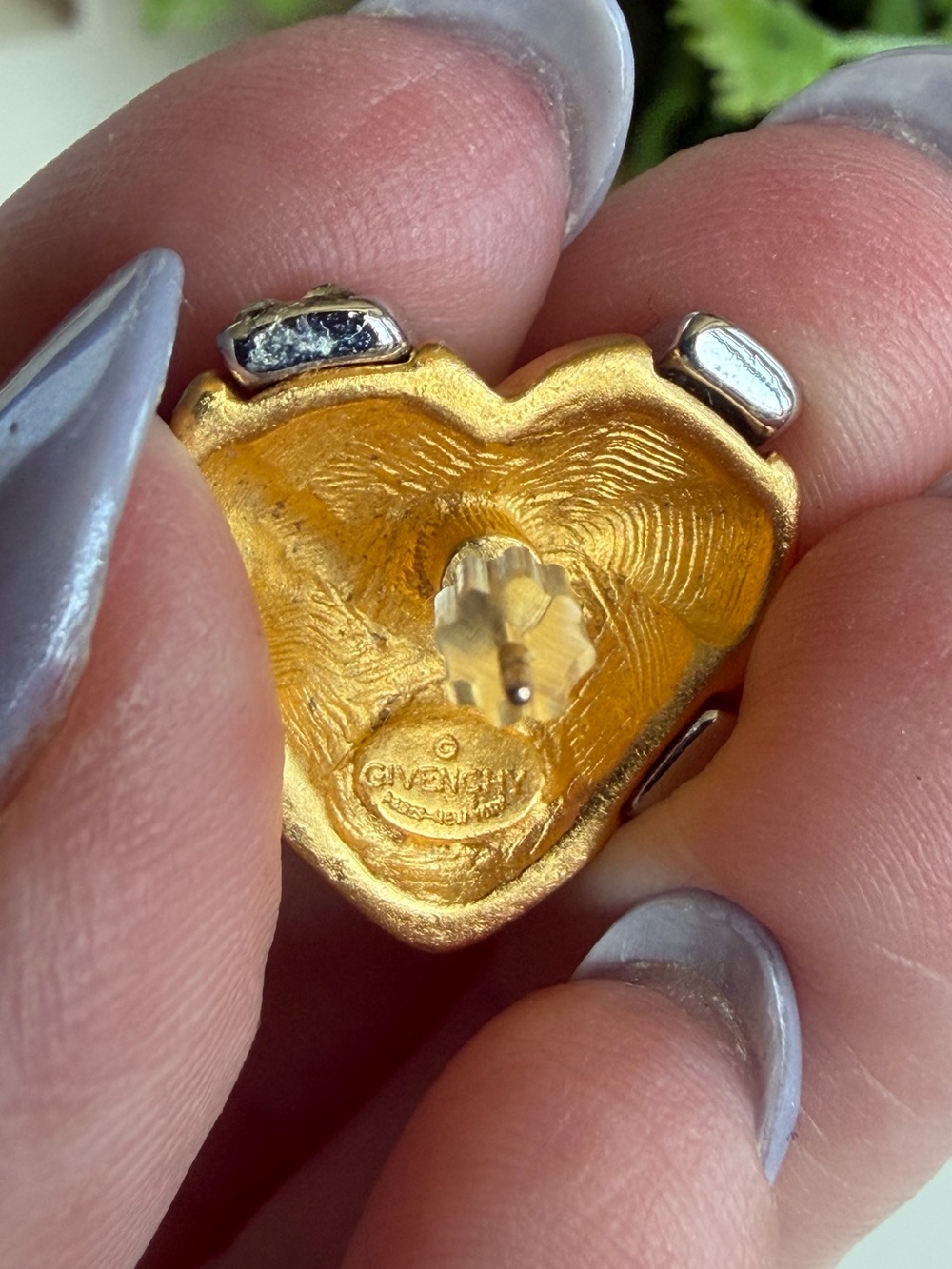 GIVENCHY Vintage Crystal Heart Earrings - Picture 3 of 5